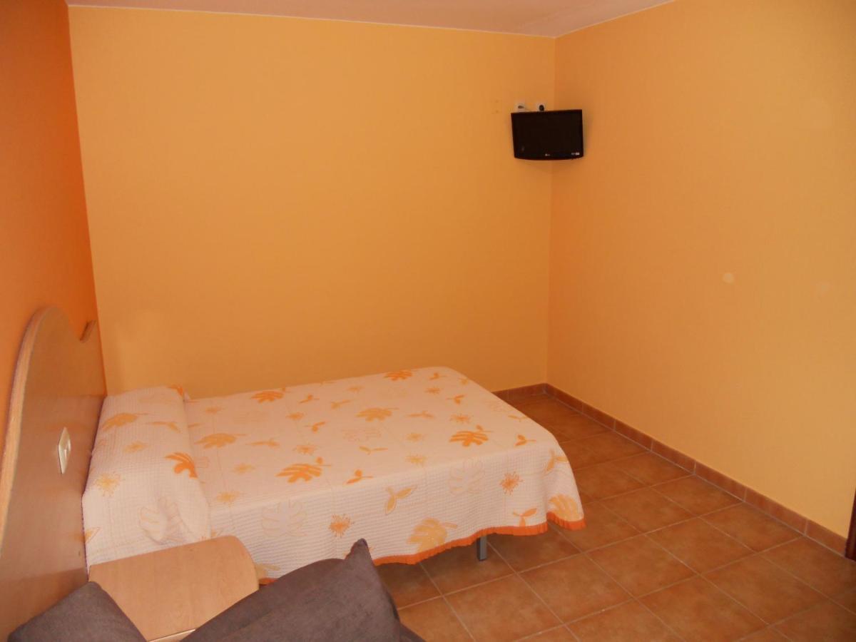 Pensión O' Mesón O Pino Exterior foto